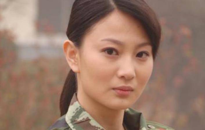 侯梦演员，与自然美景的邂逅，探寻内心平和之旅